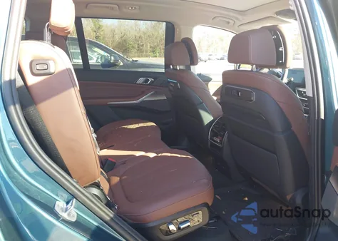 2024 BMW X7 xDrive40I z USA, uszkodzony, nr VIN 5UX23EM02R9T70526